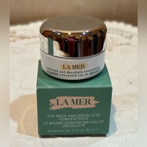 La Mer Neck and Décolleté Concentrate - Silver Lid with Green Box